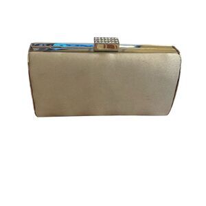 Elegant Silver Clutch Purse with Jewel Clasp